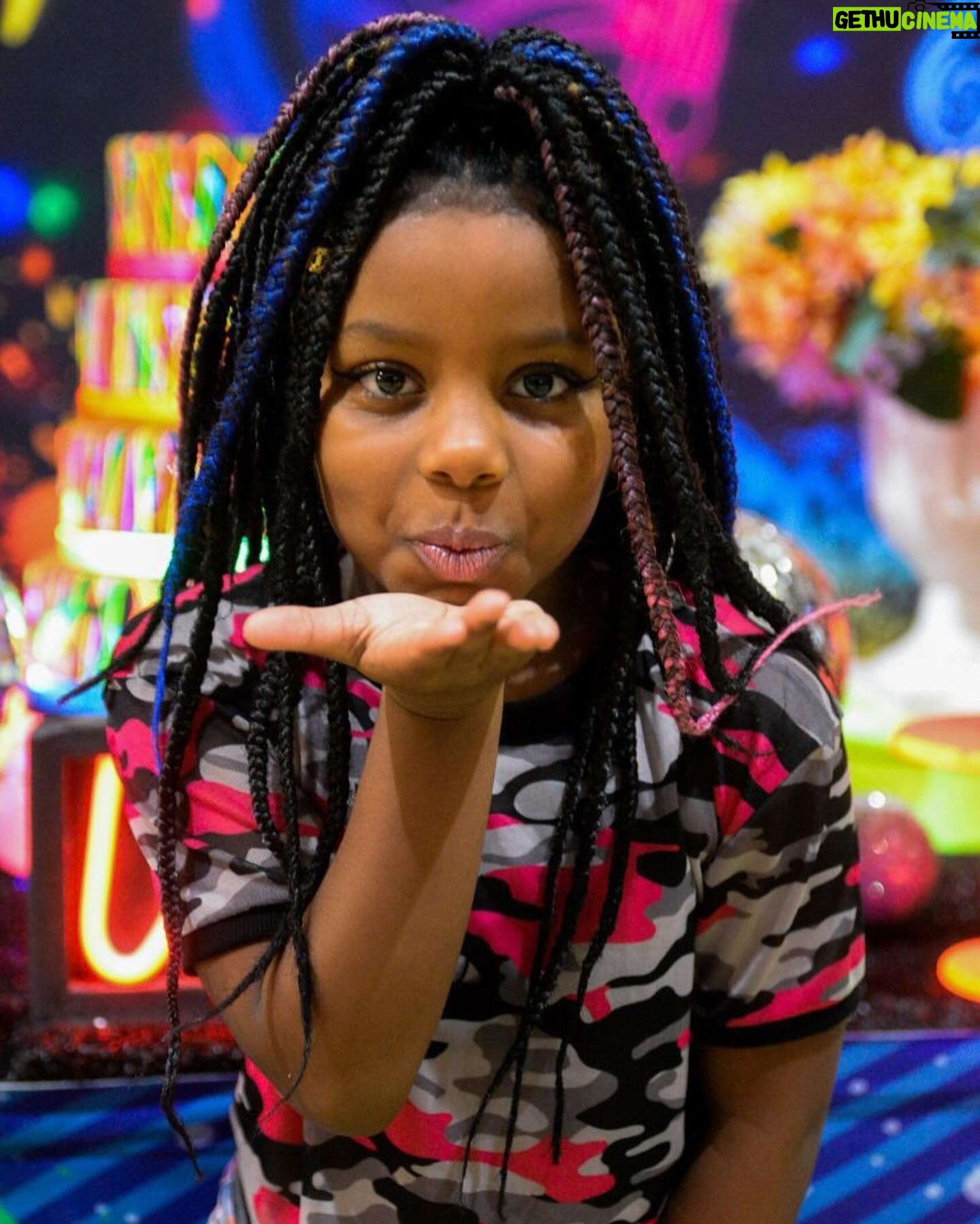 Erick Jordan - 1K Likes - Um feliz dia das crianças, em especial para minha filha amada e eterna criança! @ingridbreve ♥️🥹
Que a gente nunca abandone os sonhos e a pureza da nossa criança interior!
#erickjordan #diadascrianças