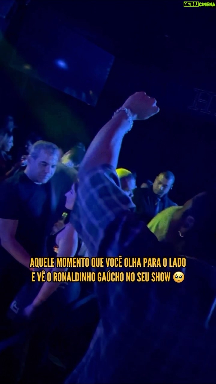 Erick Jordan - 2.4K Likes - Que momento! 🥹 #tbt com o bruxo que assistiu e participou do meu show, dia eternizado na memória! 🫶🏾
@santocupidosp
#erickjordan #pagode #samba #ronaldinho #bruxo #futebol
