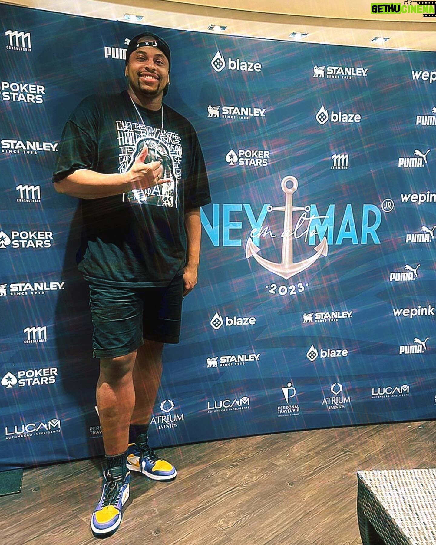 Erick Jordan - 4K Likes - Já estamos a bordo 🛳️ ⚓️
Nos próximos dias o pagode por aqui é garantido! @neyemaltomar 💙
#erickjordan #pagode #neyemaltomar #neymar #samba