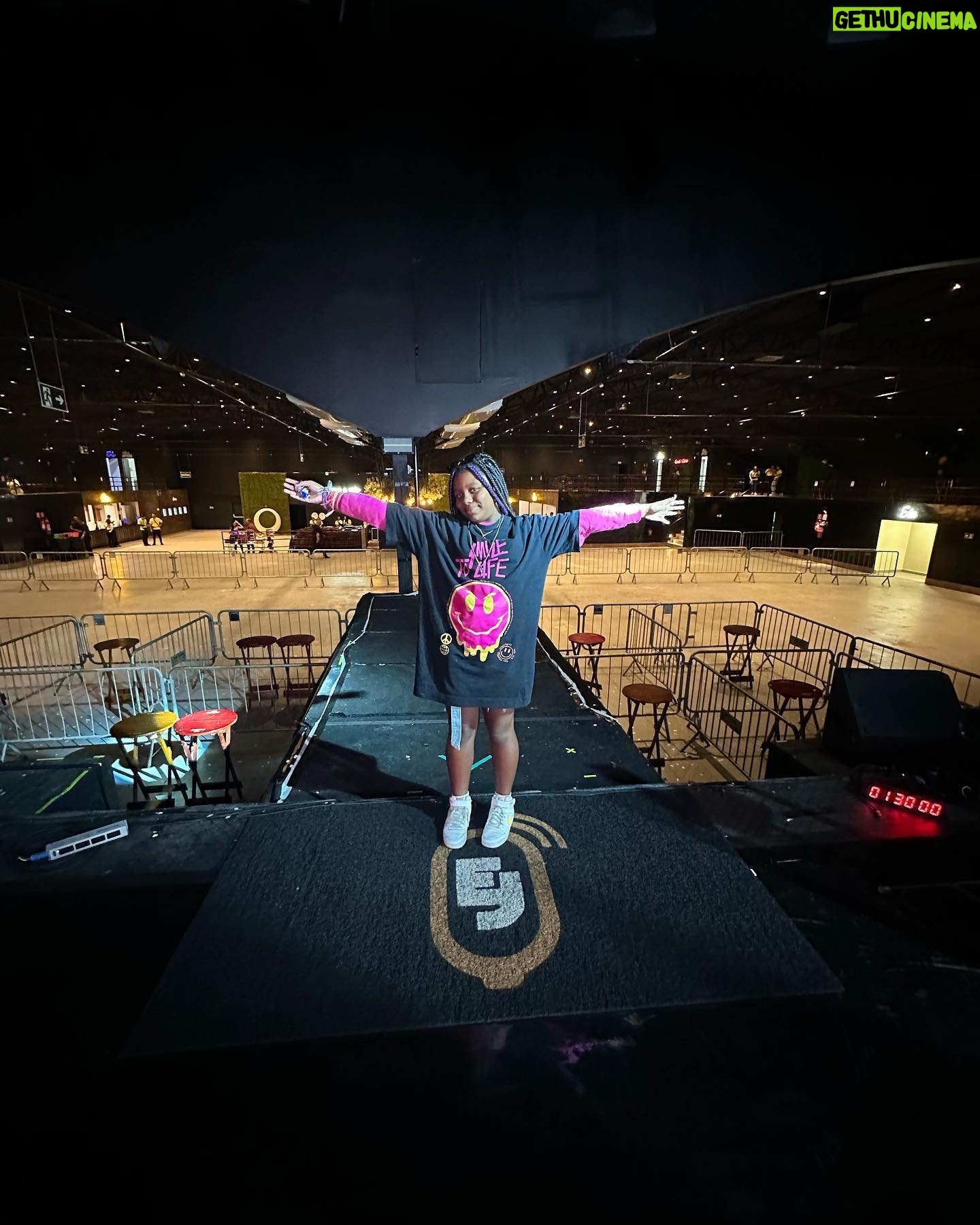 Erick Jordan - 6.2K Likes - Sobre ontem …
Valeu @goodshowoficial …
Ontem teve Show nesse lugar incrível .. Junto com um dos meus maiores Ídolos na Música @pericles
Obrigado por todo respeito e carinho comigo e com a minha Familiaaaa … Tamo Juntooooo❤️👊🏾
Que Dia 🥹Que Momento !!! Quem me conhece sabe que foi um dia muito especial pra mim ✨🙏🏾👀🚂