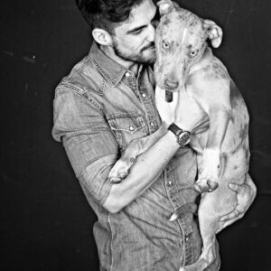 Erik Díaz Instagram - Yo: - ¡Vamos a sacarnos una foto  súper cool! 
Vato: - Ahorita no me estés chingando.  #bestfriends #apbt #pitbull #fotochida #adopta @kalder15