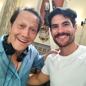 Erik Díaz Instagram - Con el director @iamrobschneider.
La pasé increíble, que experiencia tan divertida. 🎬😃😎