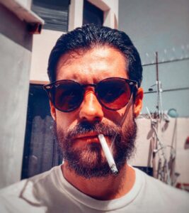 Erik Díaz Instagram - Kids, don't smoke.