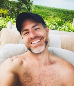 Erik Hayser Instagram - La vida es un viaje lleno de aprendizaje, pero por sobre todas las cosas, de instantes para disfrutar! 

SONRÍE ya luego encontramos el motivo.