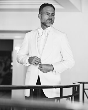 Erik Hayser Instagram - Eso que llaman instantes… desde el Festival de cine de Cannes. 

Te amo @fernandacga 

📸: @gabrieledimartino 

Styling: @fernan.mx