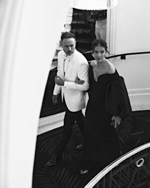 Erik Hayser Instagram - Eso que llaman instantes… desde el Festival de cine de Cannes. 

Te amo @fernandacga 

📸: @gabrieledimartino 

Styling: @fernan.mx