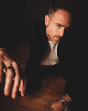 Erik Hayser Instagram - La lealtad no se puede comprar. Se construye, se procura y se alimenta con verdad. 

📸: @esquedachris