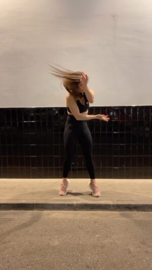 Erika Sanz Instagram - Viniéndome arriba fuertemente ❤️‍🔥

#justimpro