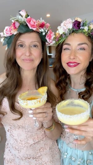 Erin Karpluk Instagram - Birthday Mocktail!! 🧚🏻‍♀️🎂🍸🧚🏼‍♂️

Imagine it’s a sunny afternoon, and you’re getting ready to celebrate a special birthday. You want a fun, refreshing drink that everyone can enjoy, no alcohol needed. Enter: **The Birthday Mocktail**. 

First, you gather fresh, juicy oranges, a can of creamy coconut milk, and some sweet, tangy pineapple. You throw them all into the blender. As the ingredients whirl together, you can almost taste the tropical paradise they’re creating. Bam! You’ve got the perfect blend.

But wait, there’s more! To make this drink extra special, you decide to rim the glass with a touch of maple syrup and some colorful sprinkles. Garnish with a wedge of pineapple & float and orange slice on top to place a candle in the centre.  It’s a little touch of magic that makes every sip feel like a celebration.

Now, you’re ready to serve your masterpiece. With each sip, you and your friends are transported to a tropical island, basking in the sunshine and enjoying the moment.

Don’t forget to share your creation with the world using #Maitaibutdry and #pinaconada. Cheers to the perfect birthday drink! 🎂🍊🥥🍍👯‍♀️

Happy Birthday Simone!! xoxo e 
—

Enjoy your celebration!
#mocktail #boozefree #soberaf #birthdaymocktail #cakemocktail #celebrate #fashionmontage