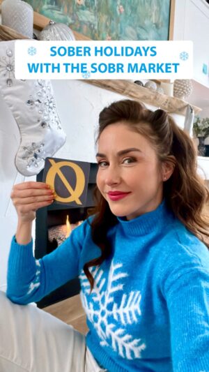 Erin Karpluk Instagram - SOBR Holidays with the @thesobrmarket 🌟🥂

Tips for holiday hosts & how to celebrate hangover free! These products will make you & your guests feel celebrated and special. #cheers 

#mocktails #nonalcoholic #nonalcoholicaperitif #erinkarpluk #sobercelebrations #mocktailmagic #pentire #costalspritz #soberaf #drinks #alcoholfree #holidayhosting #beverage #winnepeg #manitoba #ad

This is a paid partnership with @sobrmarket. All products shown were gifted 🎁