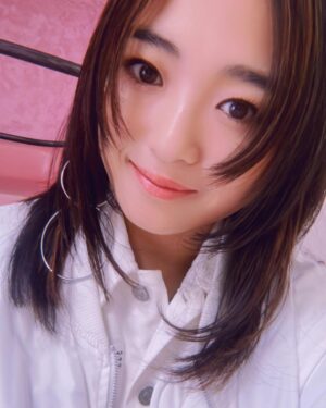 Erina Mizuno Instagram - 2/8に30歳になりました！
沢山の温かい愛のあるコメントやメンションに、嬉しすぎて何度もうるうるしてしまいました🥲❤️(盛ってないです🤣💦)
そしてそんな皆様、そして仲間や家族に御礼がしたい！！と強く思いました。
女優として。ダンサーとして。そしてダッチャーとして。
目が離せないような、魅力的な女性になります🔥
そして皆様に恩返しできるように頑張っていきますので是非応援して頂けると嬉しいです！😊❤️
これからもElina Mizuno/水野絵梨奈をよろしくお願いします！