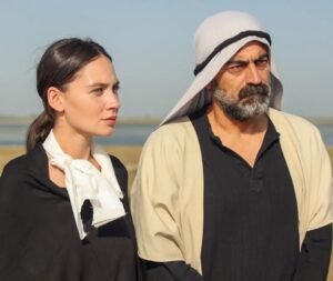 Erkan Bektaş Instagram - @ilaydacevik @bzcdizi nin 4. sezonunda tanıştık ve bir sezonu oyuncu partner olarak beraber geçirdik. Hem oyun partneri hemde arkadaş olarak seninle vakit geçirmek güzeldi. Herşey için teşekkür ederim. Yolun hep açık olsun...