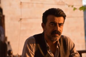 Erkan Bektaş Instagram - İyi akşamlar...
@hukumet_bey_film den bir kare... Photo by @gulsah.citak