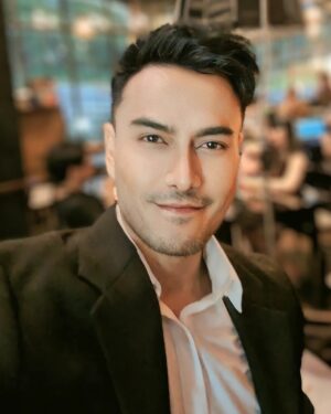 Erlando Saputra Instagram - Hepi nuuyir dua rebu dua empat 💋