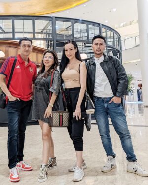 Erlando Saputra Instagram - Love u guys 😘
