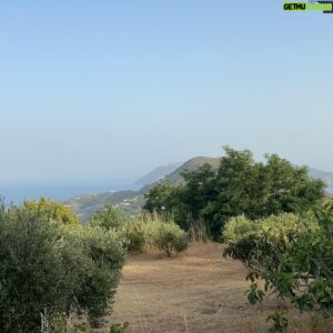 Erlend Øye Instagram - Summer memories with La Comitiva in Sicily, mostly on island of Lipari. First video by @lucacutrufelli at @ilgiardinodilipari - Grazie a @lacomitiva.band per continuare ad esserci