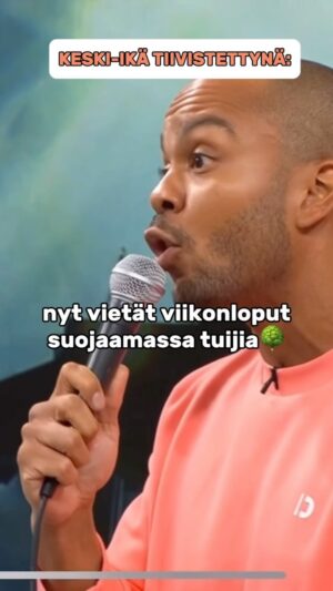 Ernest Lawson Instagram - Kävin aamulla Huomenta Suomessa tiivistämässä keski-ikäisyyden laulumuotoon. 

Ketkä samaistuu sanoituksiin?🙋🏽‍♂️

Tämä ja ~15 muuta huumoribiisiä nähdään ja kuullaan syksyllä Savoy-teatterissa, kun 17-henkinen UMO Helsinki Jazz Orchestra tekee näistä mun hassuista lauluista spektaakkelimaisia versioita. Tällästä stand up -show’ta ei oo kuulkaas koskaan tehty. Lipundeerokset löytyy bioliinista!

#standup #ernestlawsonshow @umojazz
