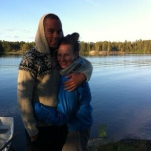 Ernest Lawson Instagram - Tällä kaksikolla tänään jo 13 vuotta yhteisiä halirutistuksia. Onnea me!❤️ 

Yhä edelleen joka ilta nukkumaan mennessäni kiitän korkeampia voimia siitä, että sain sut elämääni.

#vuosipäivä