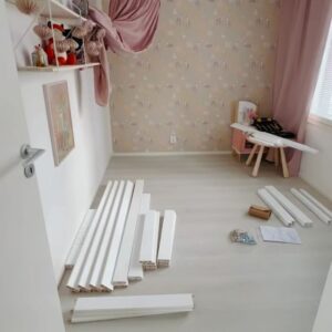 Ernest Lawson Instagram - Kaupallinen yhteistyö @jollyroomfi ja @hoppekids_official 

Meijän tytöt muutti kerrossänkyyn!🥹❤️
Sen myötä heidän uusi yhteinen huoneensa kaipasi kevätpäivityksen, joten minäpoika menin Jollyroomiin sivuille, ja sieltähän löyty vaikka ja mitä! Tarkempi esittelykierros löytyy mun stooreista, mutta erityismaininnan ansaitsee huoneen uusi tähti: @hoppekids_official kerrosänky

Lapsilla on nyt takana viikko yhteisiä unia, ja en tajua miks ei tehty tätä aiemmin!😂

Nukkuuko muiden lapset yhteisessä huoneessa?💕

#isintytöt #kerrossänky #jollyroom #hoppekids