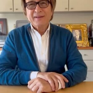 Erol Evgin Instagram - Sevgili Dostlar, 
Kurtuluş Savaşımızın başkomutanı, Türk milletinin halaskarı büyük kurtarıcısı ve Türkiye Cumhuriyeti‘nin kurucu babası Gazi Mustafa Kemal Atatürk’ü aramızdan ayrılmayışının 85. yılında minnet şükran ve rahmetle anıyorum.