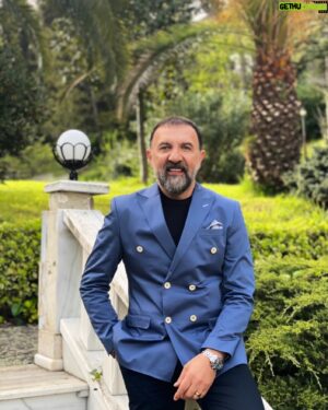 Ertuğrul Postoğlu Instagram - Köşkte sizi bekliyorum.  Gülümse Kaderine... Bu Akşam Saat:20’de FOX’da.. @aytacicek @cerenkoc_ @cicoofrht @avsarfilm @gulumsekaderinedizi #GülümseKaderine