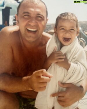 Ertuğrul Postoğlu Instagram - Benim güzel kızım canım kızım Zeynep’im 14 olmuş bugün.Yazacak çok şey var ama hepsi yüreğimde... Bahtın,şansın açık ve bol olsun kızım.🤍🤍🤍🧿