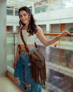 Actress Esha Kansara HD Instagram Photos and Wallpapers July 2024