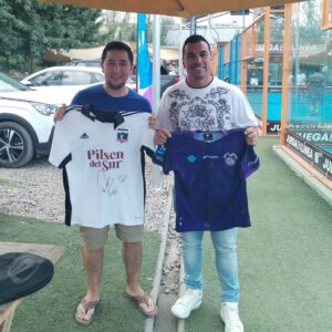 Esteban Paredes Instagram - Todos con José Alonso 💜 Este sábado 10 de febrero a las 19:30 horas se realizará el Bingo solidario para este pequeño que padece Atrofia Muscular Espinal. Para ir en ayuda Esteban Paredes dispuso de una camiseta de San Antonio Unido firmada por él y las figuras lilas y también una de Colo-Colo con la firma del Tanque. 

Está y otras sorpresas estarán a disposición de quienes asistan a este evento solidario que se desarrollará en el Estadio de Huracán de Llolleo.

@juntosxjosealonso
#JuntosXJoseAlonso