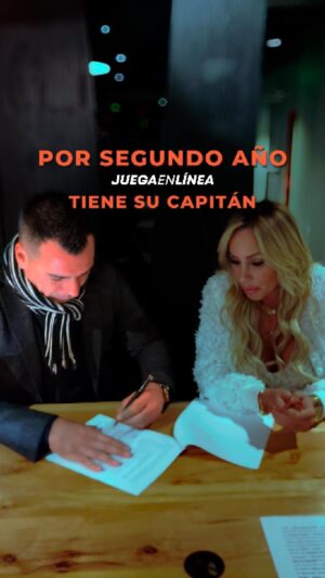 Esteban Paredes Instagram - LA ÚLTIMA NOTICIA DE ESTEBAN PAREDES😱⚽️⬇️

En el marco de la #CopaAmerica el #capitan @e.paredes7 renueva contrato con #juegaenlinea #chile ⭐️ lanza su bebida energética #leyenda216 y da las claves para hacer un buen pronóstico deportivo 📲

Por segundo año consecutivo #juegaenlineachile tiene su capitán 👊🏼⚽️🤩

#EstebanParedes #UnAñoMas