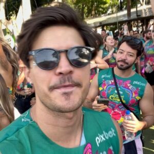 Esteban Velásquez Instagram - Mais um Carnaval no meu Brasil querido 🇧🇷♥️ 
📍São Paulo, 2024!