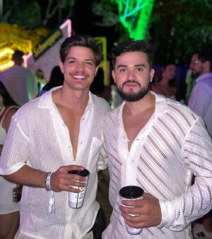 Esteban Velásquez Instagram - Depois de alguns dias: Feliz Ano Novo ✨
Com todo meu coração o melhor pra todos vocês ❤️
2024 vai ser incrível 🙌🏻
Que Dios me los bendiga!