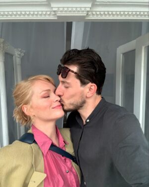 Ester Geislerová Instagram - Vary k sežrání! Děkuju živote!
Oběd na rozloučenou, lišky alio olio🧡
Nejsilnější film, který jsem viděla @zivotksezrani 
Setkání herců a agentur-> @actorsmap & @ladislavkrapek 
Objev měsíce -voňavé sandále Melissa
You& Me
Po roce zase u @ivanatoky 🌸🫂
Prameny a kapesní sosátko🫖
Večerní válení a řízky🍿🍹
Zastávka v Média Centru @2mediacz a pozvání všem!
#kviff