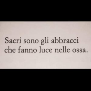 Ester Pantano Instagram - Se fosse vero davvero, 
se bastasse solo questo
ad onorare il vero 
se fosse vero davvero 
se bastasse solo questo davvero
solo questo ventitré 
ad onorare il vero
ogni anno a ricordare e guarire
ad insegnarci a saper guardare
e riconoscere cosa e dove,
la ragione che muove e smuove 
e saper lottare 
fino anche a morire,
se si potesse davvero raccontare 
cosa è coraggio e paura insieme 
tutto quello che è 
Stato ed è l’Amore 
di sapersi occupare 
della propria terra 
farne propria ragione,
se fossimo Capaci davvero 
Capaci di amare
Capaci di giustizia 
Capaci di memorie 
che diventano Azione
e non immobile commemorazione.

Si fussimo Capaci vero,
s’ammazzassi pure a disperazione
Fussi bellu macari u duluri 
Fussi na guerra per amuri
Fussi Paci senza duluri
si fussi vero davvero
astura a mafia 
fussi sulu n'invenziuni.

Ester Pantano

Palermo
23.maggio.24

#stragedicapaci #23maggio1992 #23maggio #giovannifalcone #francescamorvillo #palermo #memoria