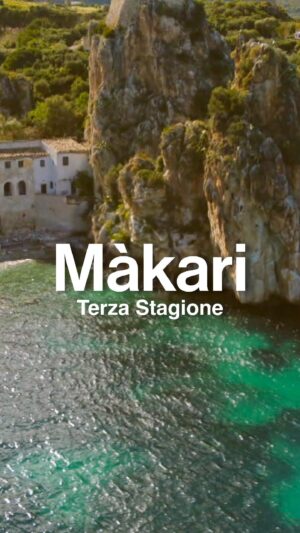 Ester Pantano Instagram - ❤️ se anche voi non avete potuto fare a meno di cantarla!
#Màkari3 questa sera su Rai1 e RaiPlay.
