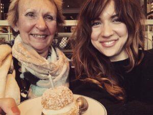 Esther Smith Instagram - This time last year, somewhere in Brum trying to crack the cake shot. Spectacularly. ❤️. Happy Birthday to the strongest most resilient woman I know. 🦸🏻‍♀️🔮💫