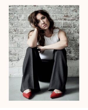 Esther Smith Instagram - Such a pleasure chatting to @viewtiesmag about #Trying series 2 out May 21st on @appletv 🍏❤️

📸 @rossfergusonphoto 
💄 @charlotteyeomansmakeup