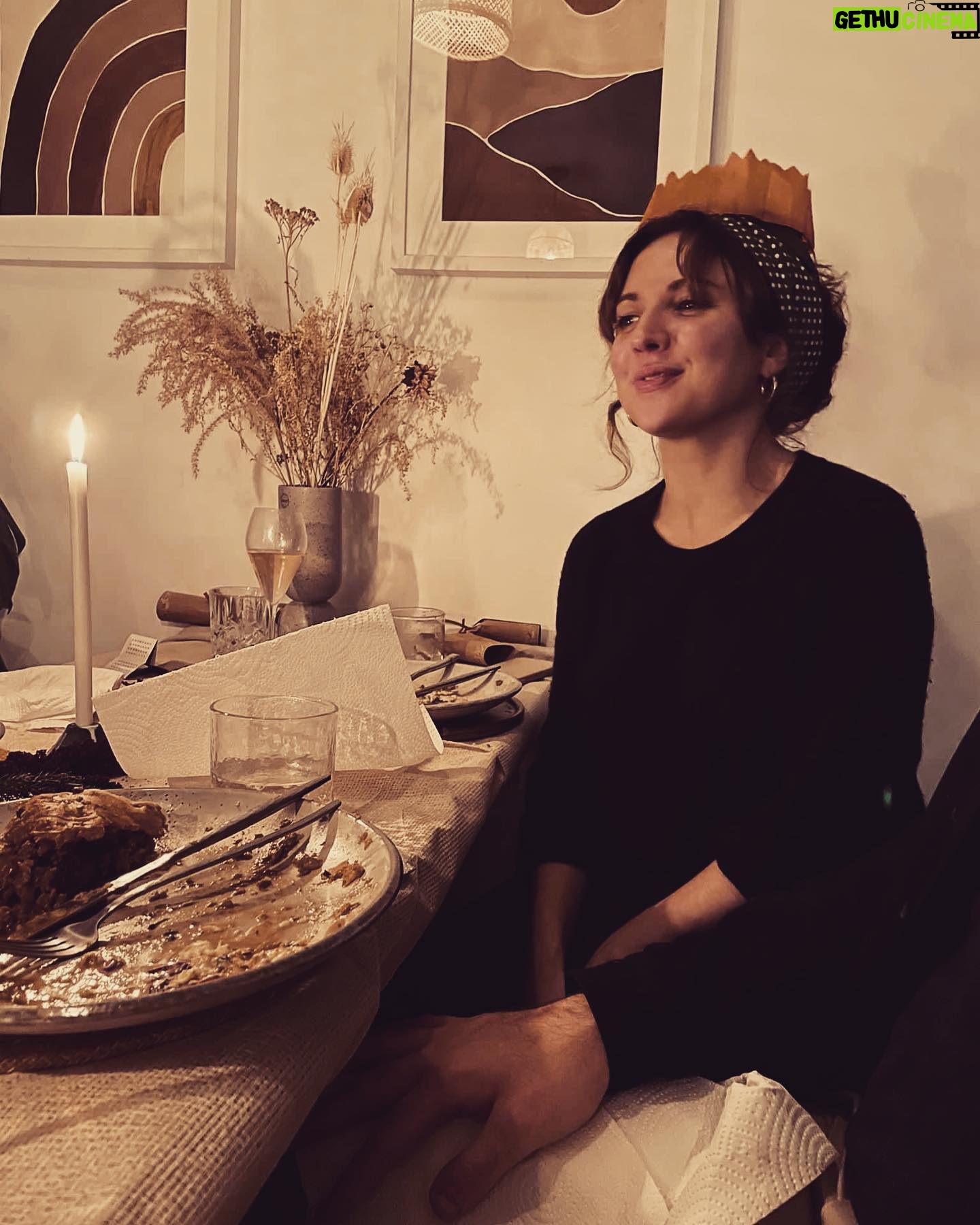 Esther Smith - 1.7K Likes - Noble Filthy Twixmas 🎄🔮