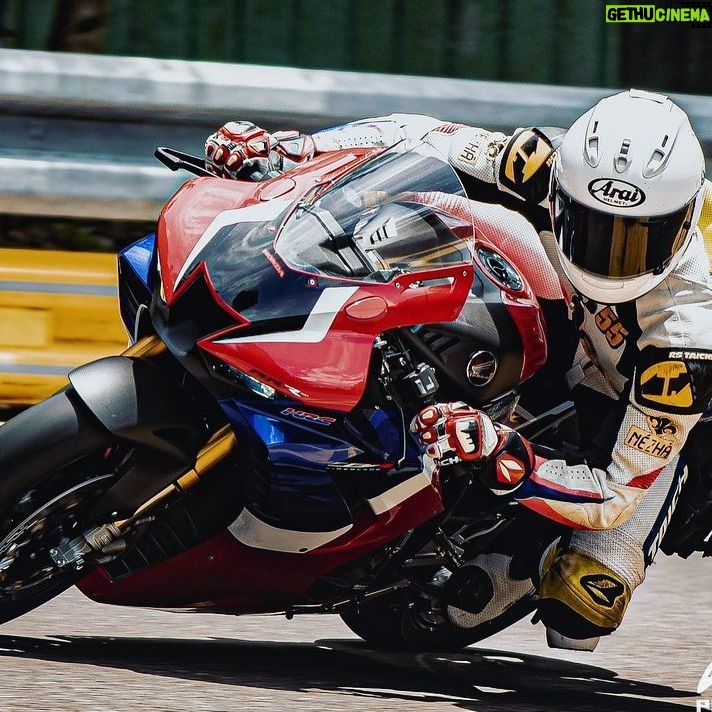 Ethan Juan - 7.1K Likes - #riderlife #cbr1000rrr #Nezha