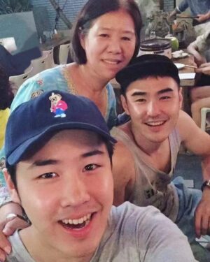 Ethan Juan Instagram - 母親節快樂！
#happymothersday