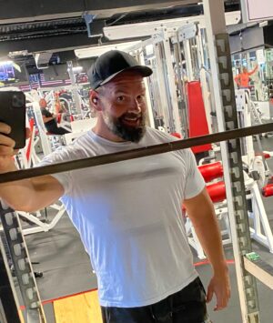 Ethan Suplee Instagram - For so long, I wanted the world to change for me, what I thought was right, what I wanted. 
It took too long for me to learn this lesson, for me, there is only self improvement. 
Monday tried to get me down, but Monday doesn’t stand a chance.