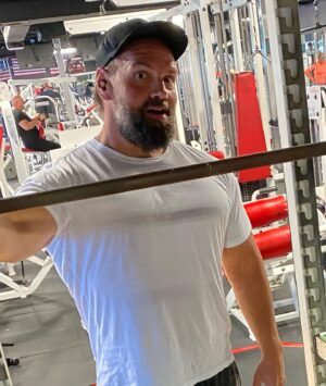 Ethan Suplee Instagram - For so long, I wanted the world to change for me, what I thought was right, what I wanted. 
It took too long for me to learn this lesson, for me, there is only self improvement. 
Monday tried to get me down, but Monday doesn’t stand a chance.