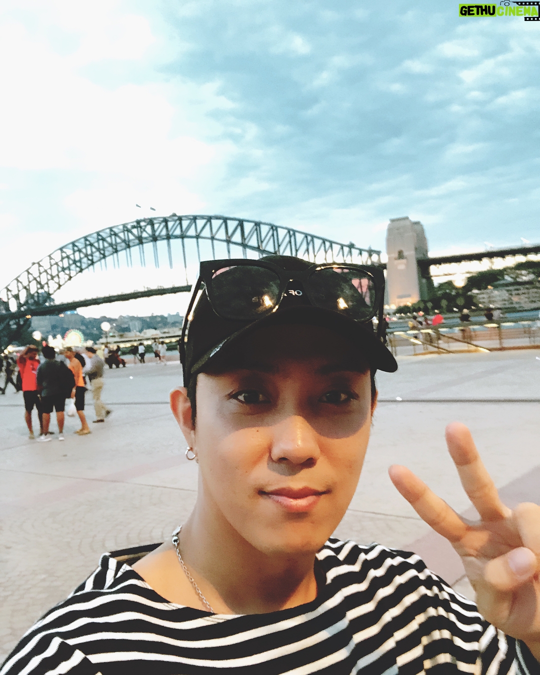 Eun Ji-won - 23K Likes - 시드니 안녕👋🏽또올께😁