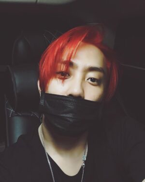 Eun Ji-won Instagram - #yellowkies💛Day 맞이 새단장 🔥불태우자 놀라지마셈👀 처음이자 마지막 옐키데이를 위한 #염색 #7월15일에만나요👋