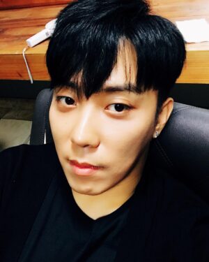 Eun Ji-won Instagram - #20주년콘서트🎤
#젝스키스5집🎧🎶🎵 .
.
.
진짜 얼마 안남았네😅😂두근두근💛💛