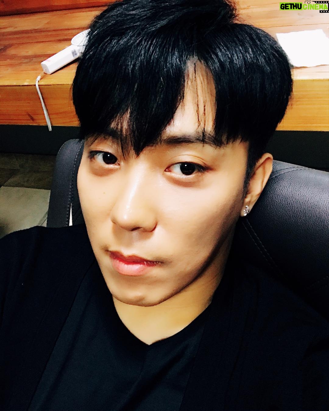 Eun Ji-won - 27.8K Likes - #20주년콘서트🎤
#젝스키스5집🎧🎶🎵 .
.
.
진짜 얼마 안남았네😅😂두근두근💛💛