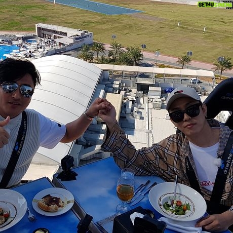 Eun Ji-won - 29.8K Likes - 두바이도 두바이지만 난 이형님들과의 추억이 더 소중했다 너무나 좋은 형님들 감사합니다🙏🏽🙏🏽 뭉쳐야뜬다~~~ 영원하라🤙🏽승승장구합시다