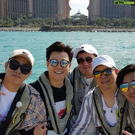 Eun Ji-won - 29.8K Likes - 두바이도 두바이지만 난 이형님들과의 추억이 더 소중했다 너무나 좋은 형님들 감사합니다🙏🏽🙏🏽 뭉쳐야뜬다~~~ 영원하라🤙🏽승승장구합시다