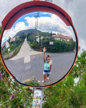 Éva Bátyai Instagram - "ITT TALI" ?!? Már nincs sok hátra és elstartol a III. TRIGO Badacsony Félmaraton és Maraton @badacsonymaraton , ugye Te is jössz?? Tavaly nagyon hezitáltam, hogy itt fussam e az első félmaratonomat, végül megriadtam a színektől és nem ezt a versenyt választottam! DE☝️ az idén már jöhet!!!! Még tudsz nevezni Te is!
Az eredetihez képest, kicsit változtak a rajt időpontok:
0️9️:0️0️ 400M Babyrun rajt
1️0️:0️0️ TRIGO 42K egyéni, 42K páros és TRIGO 21K egyéni rajtja 
1️0️:1️5️ Coconut Water 3K rajtja 
1️0️:1️8️ Turbine 7K a Démétér Alapítvány javára rajtja 
1️0️:4️5️ FANAN Hummus 12K és 21K páros rajtja 
▪️2024. június 1.
▪️Limitált létszám!
🏃‍♀️🏃‍➡️🏃‍♀️‍➡️🏃‍♂️🏃
#együttműködés #otttali #trigo #badacsony #futniszep #maraton #felmaraton #otttali #run #hableany #laposa #frissterasz #fussatok #futás #futnimenő
#bátyaiévi #bátyaiéva #anyafut #sportolnijó #sport