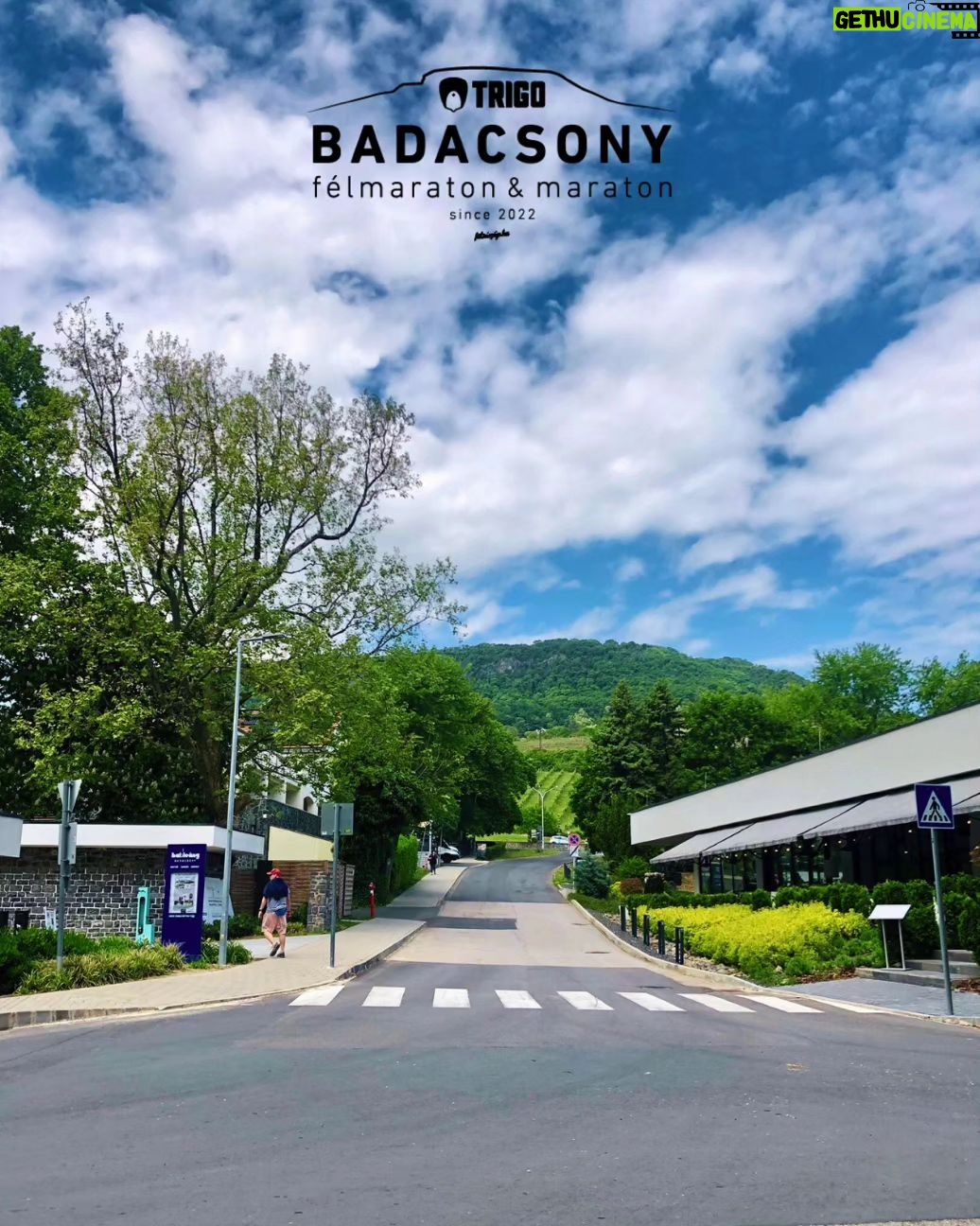 Éva Bátyai - 3 Likes - "ITT TALI" ?!? Már nincs sok hátra és elstartol a III. TRIGO Badacsony Félmaraton és Maraton @badacsonymaraton , ugye Te is jössz?? Tavaly nagyon hezitáltam, hogy itt fussam e az első félmaratonomat, végül megriadtam a színektől és nem ezt a versenyt választottam! DE☝️ az idén már jöhet!!!! Még tudsz nevezni Te is!
Az eredetihez képest, kicsit változtak a rajt időpontok:
0️9️:0️0️ 400M Babyrun rajt
1️0️:0️0️ TRIGO 42K egyéni, 42K páros és TRIGO 21K egyéni rajtja
1️0️:1️5️ Coconut Water 3K rajtja
1️0️:1️8️ Turbine 7K a Démétér Alapítvány javára rajtja
1️0️:4️5️ FANAN Hummus 12K és 21K páros rajtja
▪️2024. június 1.
▪️Limitált létszám!
🏃♀️🏃➡️🏃♀️➡️🏃♂️🏃
#együttműködés #otttali #trigo #badacsony #futniszep #maraton #felmaraton #otttali #run #hableany #laposa #frissterasz #fussatok #futás #futnimenő
#bátyaiévi #bátyaiéva #anyafut #sportolnijó #sport