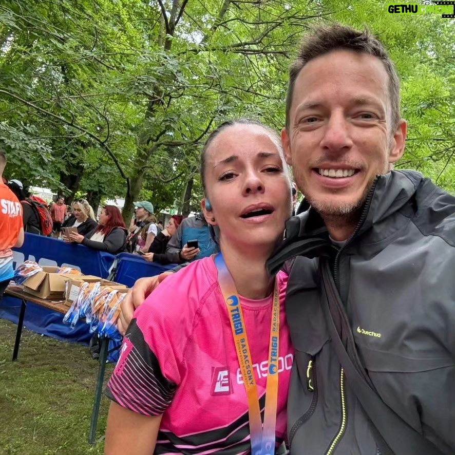 Éva Bátyai - 3 Likes - Jön majd a részletes beszámoló is, de most csak itt hagyok pár képet szombatról(szelfi szelfi hátán🤭)... Megvan az 5. félmaratonom, nem volt egy "fun run" de így utólag szeretem...."Hihetetlen, de élmény!" volt... Éljen a @badacsonymaraton , jövőre #otttali 🏃♀️🏃♀️➡️
#badacsonymaraton #félmaraton #futás #futóverseny #fussatok #fussatokmertfutnijó #sport #sportoljatok #balaton #badacsony